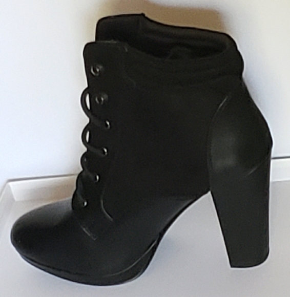 Shoes - Picture 1 of 4